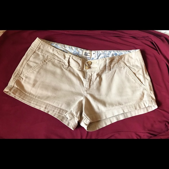 COPY - America Eagle Khaki stretch mini shorts - Picture 2 of 5